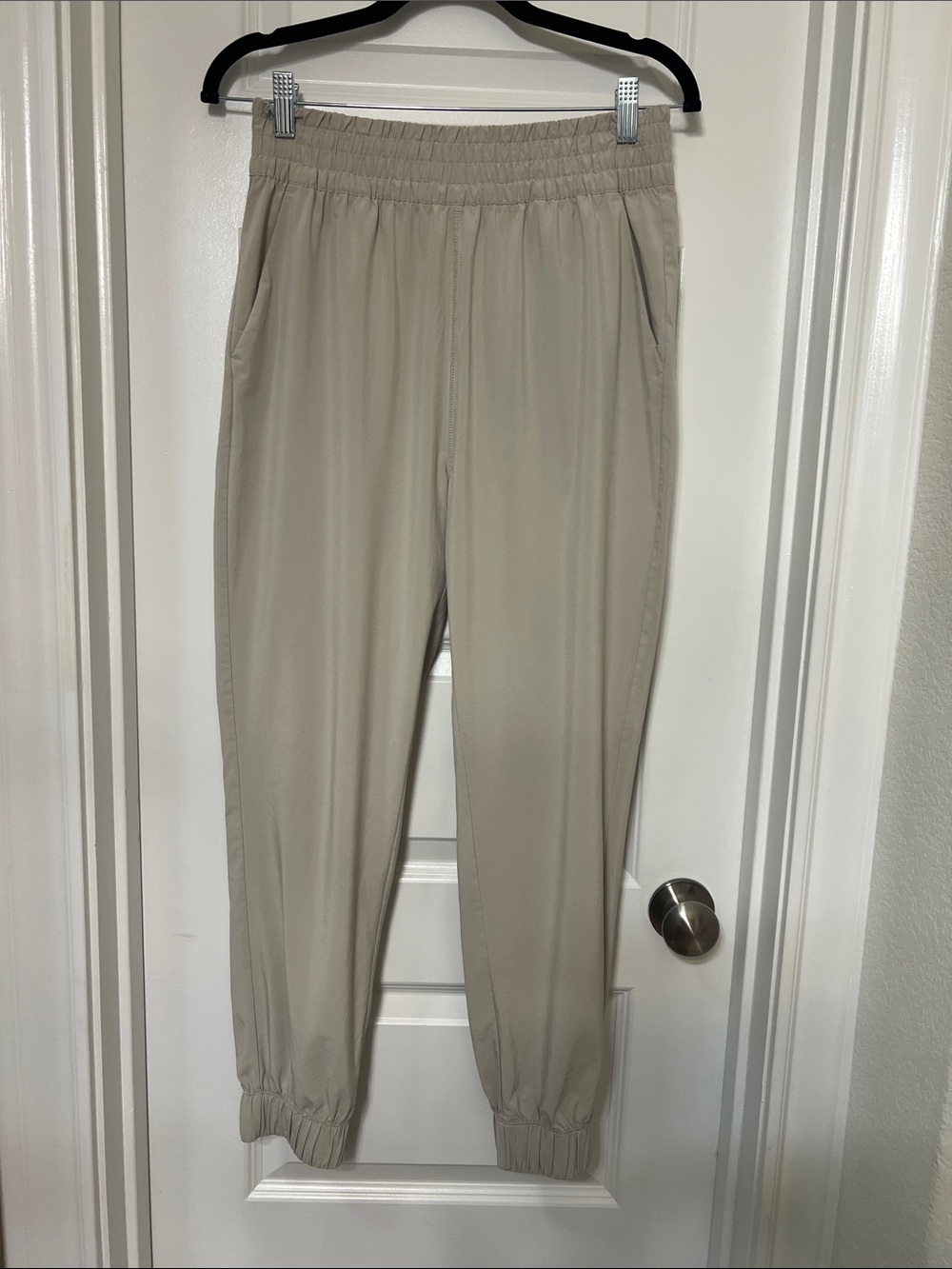 Vuori Sandstone Elastic-Waist Jogger Pants